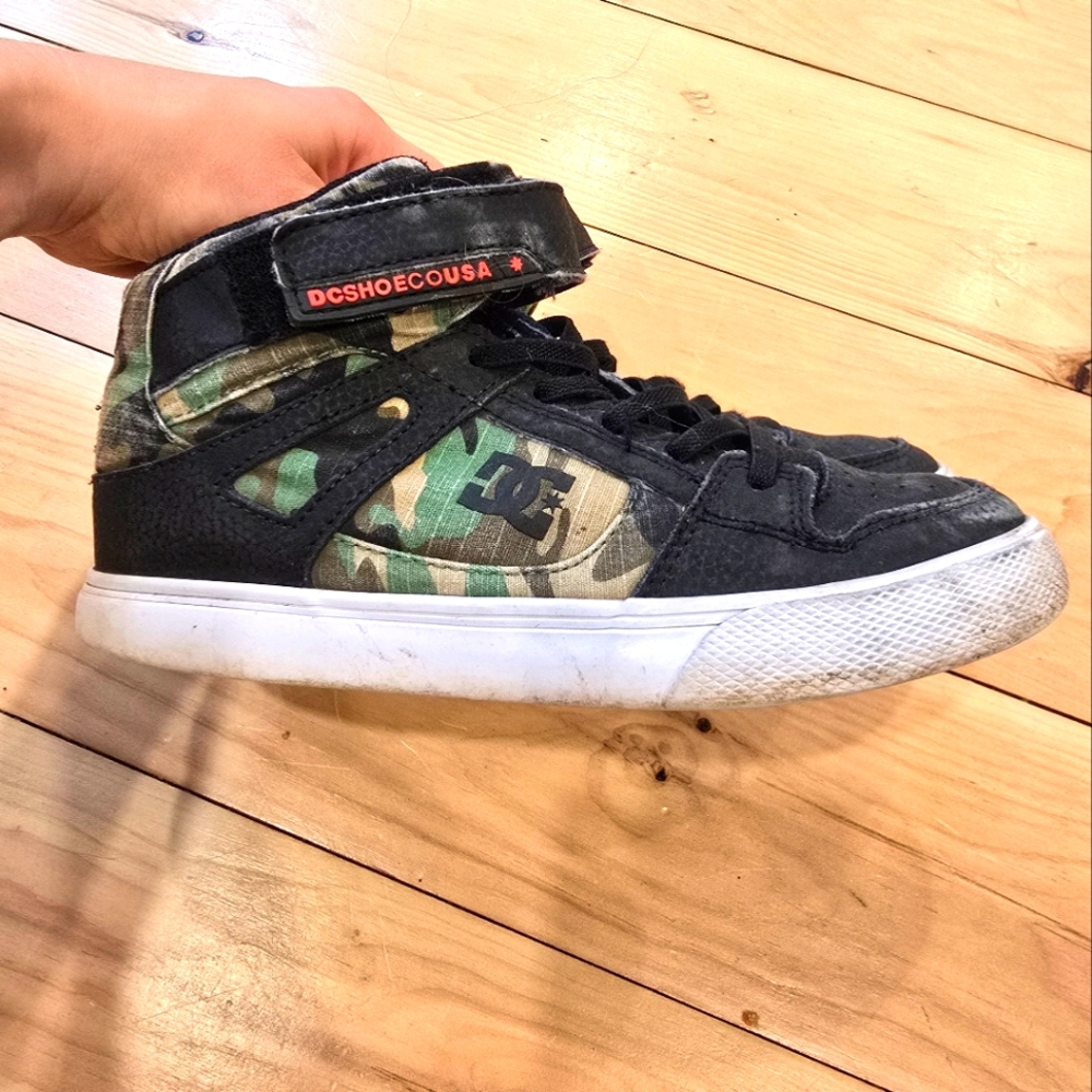 DC hightop shoes